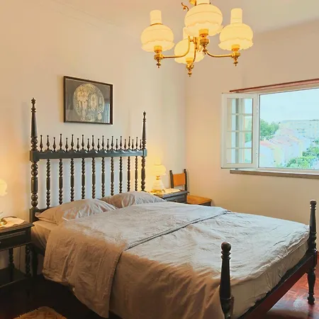 Quarto em Acomodações Particulares Red Rose Queijas