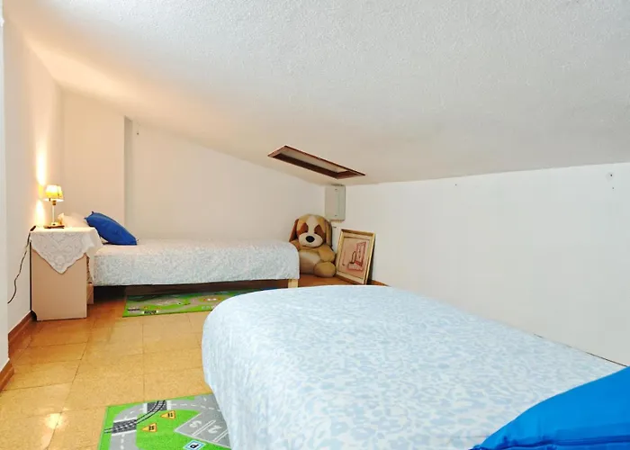 Red Rose Δωμάτια σε οικογενειακή κατοικία